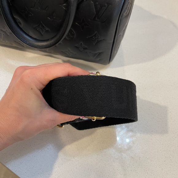 Lambskin Speedy 22 by Louis Vuitton **RARE AND AUTHENTIC** - Picture 14 of 17